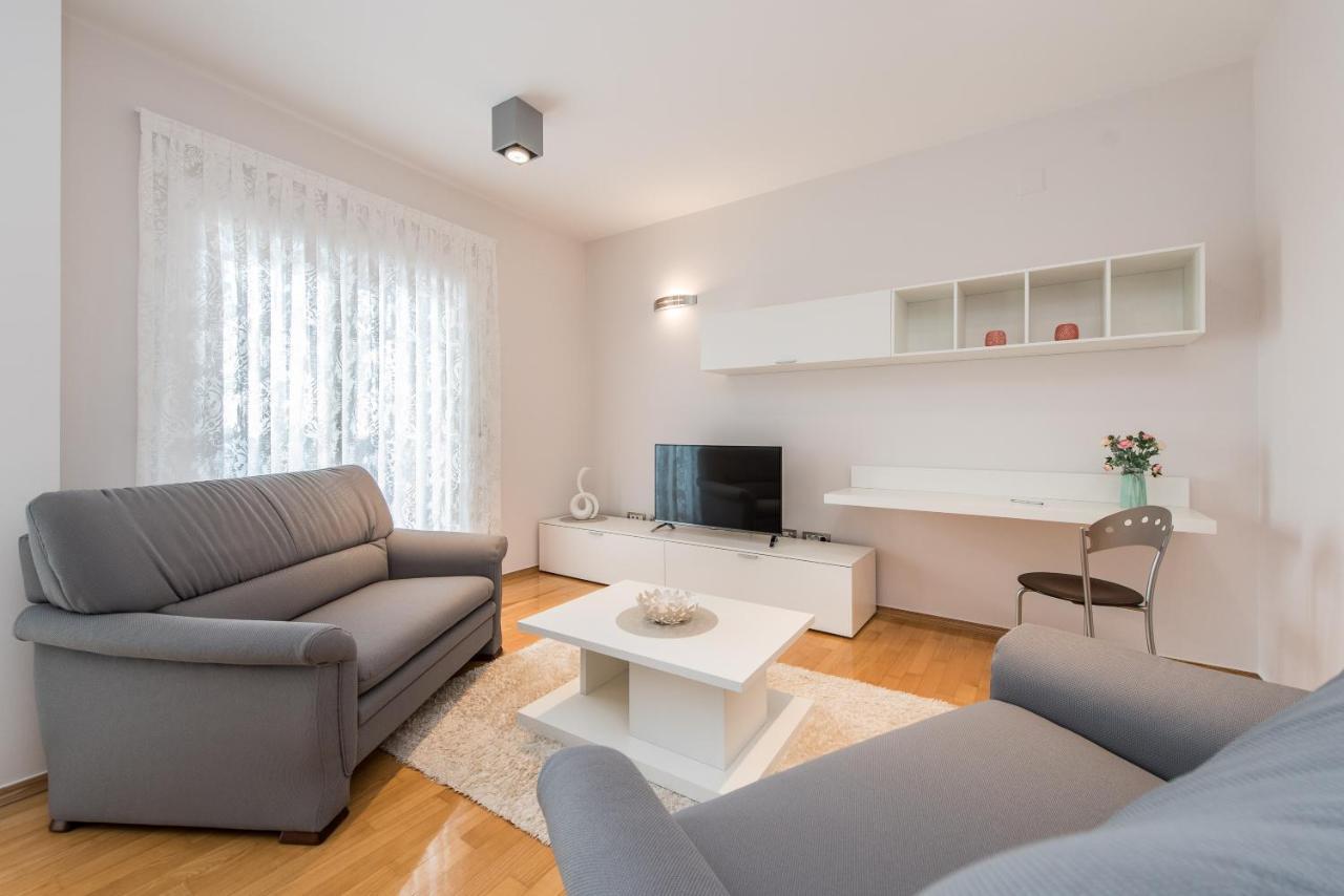 Pool Terrace Sea View Sarkic Novalja Exterior foto